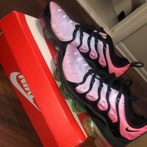 Rainbow Nike Air VaporMax Plus Size 7 Sneaker